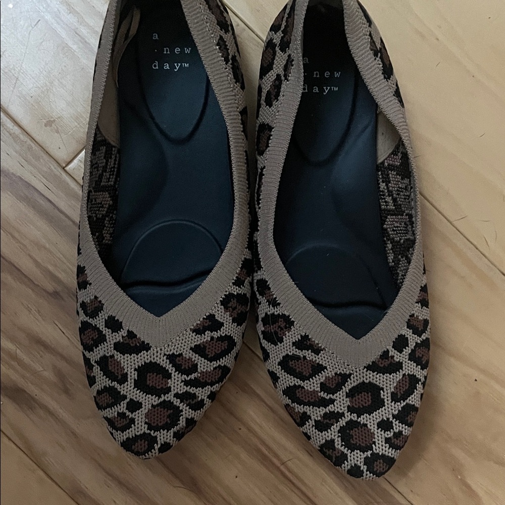 A New Day Women's Tan and Black Leopard Flats